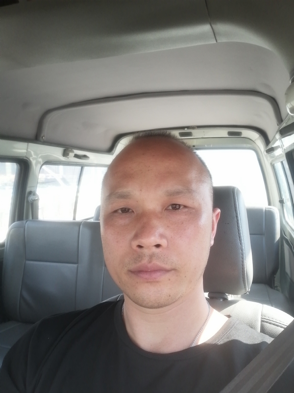 新旺丁的第一张照片--梧州残疾人相亲网